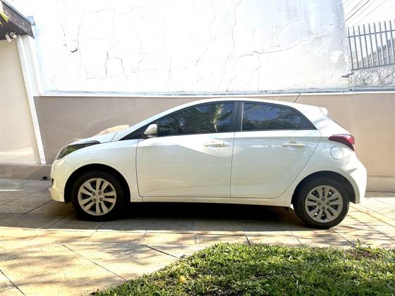 HYUNDAI HB20 1.6 COMFORT PLUS 16V FLEX 4P AUTOMÁTICO HYUNDAI HB20 1.6 COMFORT PLUS 16V FLEX 4P AUTOMÁTICO